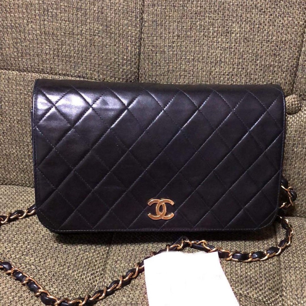 Authentic Chanel - Picture 2 of 14